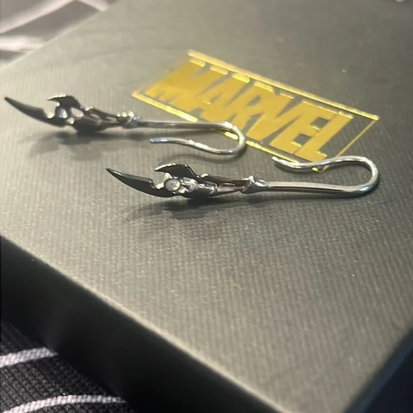 Loki scepter earrings - Picture 8 of 13